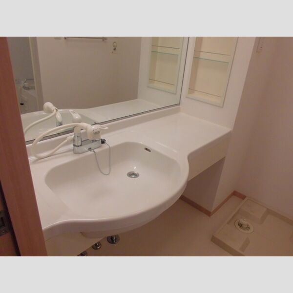 グランフィールド松江Ⅱ201号室 洗面化粧台