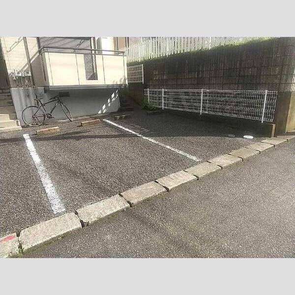 カーザエステレーラ 駐車場