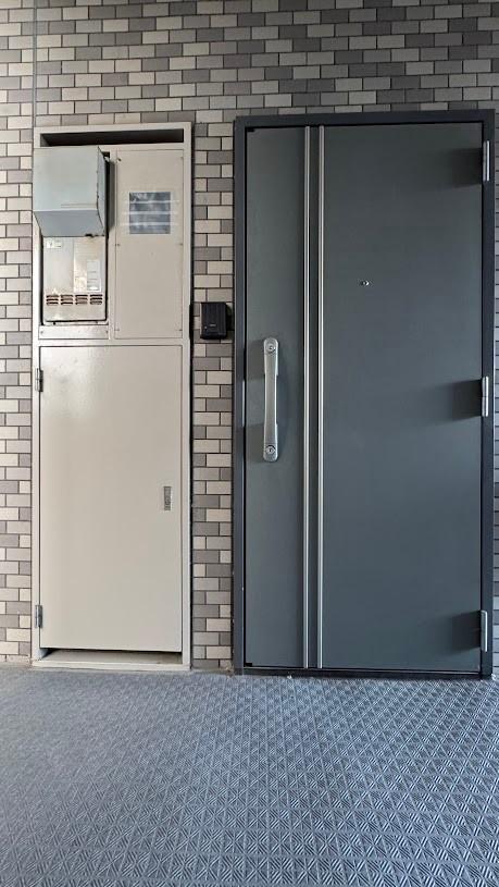 ライオンズマンション海老名第3 玄関ドアも立派ですね