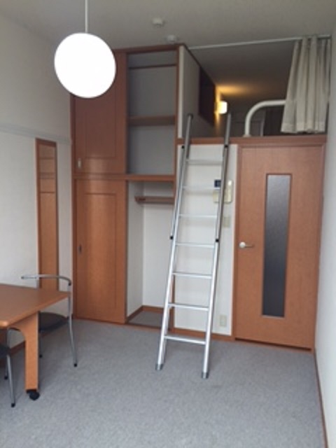 レオパレスピュア 内観