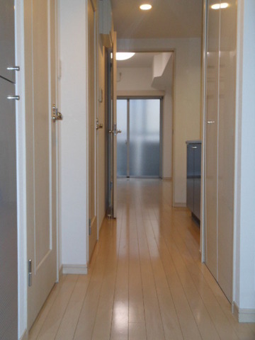 ガーラ・ヒルズ目黒東山1階 玄関