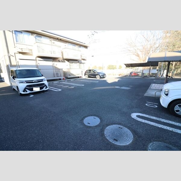 エレガンテ　C 駐車場