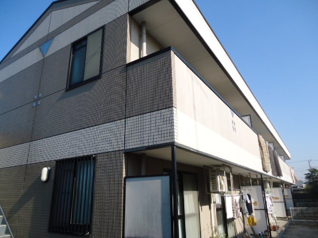 プレイスアーク 外観写真（昼）