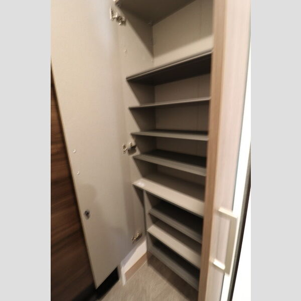 ユートリー　Ⅲ105号室 シューズボックス