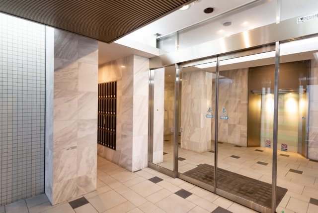 サーラ・コモド八幡山ヴェローナ2階 エントランス