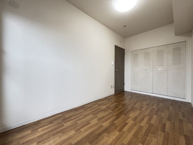 エミネンス和晃Ｂ棟 こちらのリビングで趣味の時間をお楽しみください