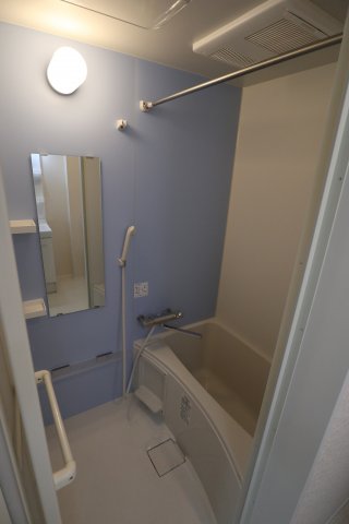 パース西戸部101号室 人気のバストイレ別タイプ♪