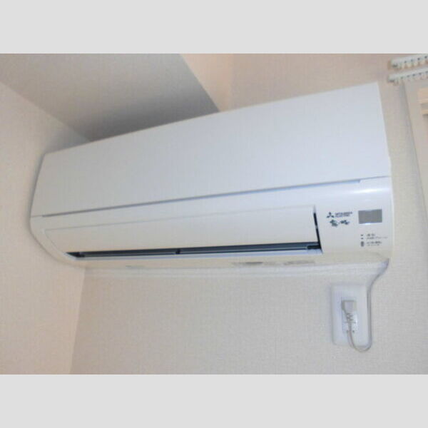 ペイサージュ宮前205号室 リビングエアコン