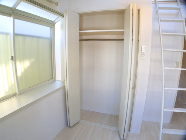 メゾン・ド・フルール(K-068)2階 リビング