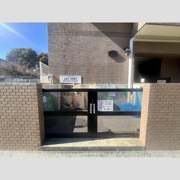 フジ・ヴェール毘沙門堂407号室 ゴミ捨て場