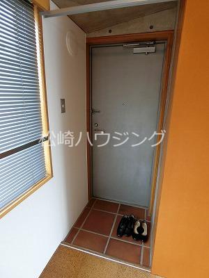 TRINITE  Bleu3階 玄関