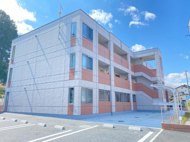 エルヴァス 外観写真（昼）