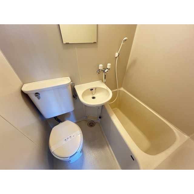 ハイツビュー玉川102号室 ☆清潔感のあるユニットバス☆