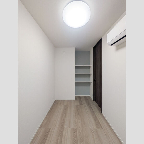 ノーブルパレス上木崎101号室 洋室