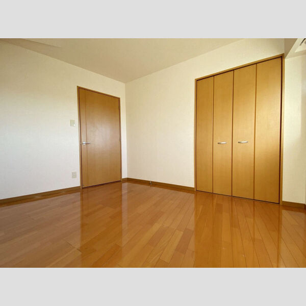 モニュメントスクウェア　参番館 参番館301号室　洋室