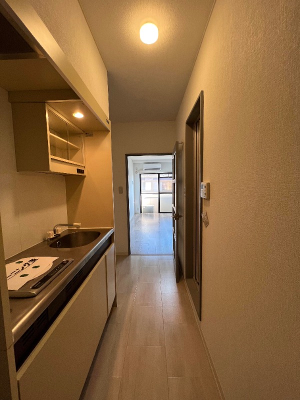 シティ松波 廊下もあります