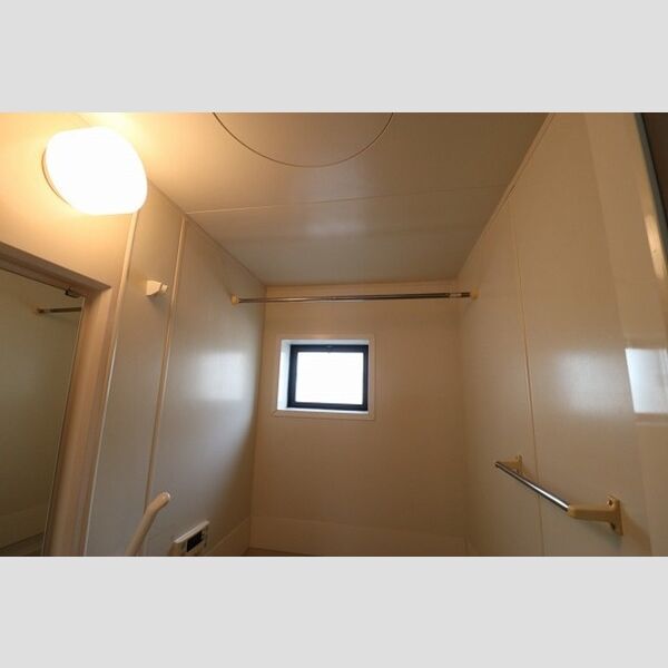 ハイカムール上本郷101号室 浴室換気乾燥機