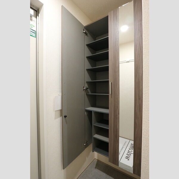 リベラル205号室 シューズボックス