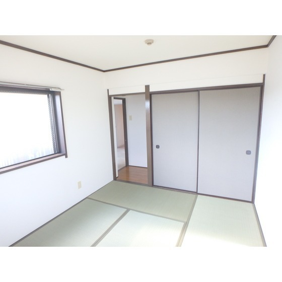 コーラルスターガーデン302号室 リビング