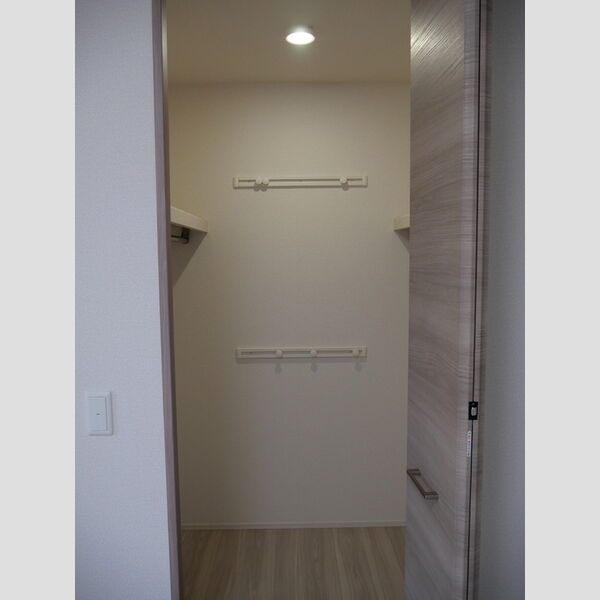 エスペリア中央林間5丁目301号室 収納