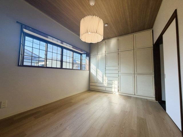 南街6丁目戸建 2階北側洋室6帖