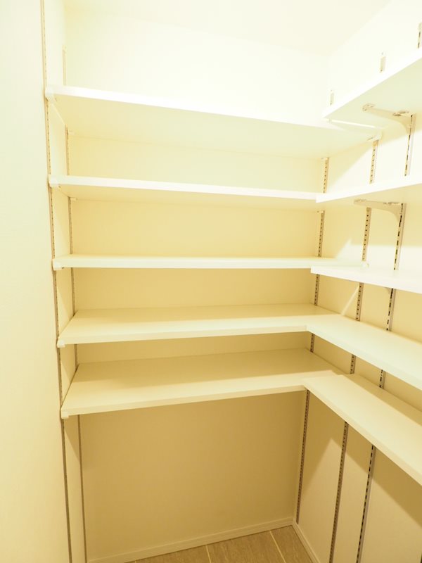 レジディア中目黒Ⅲ14階 収納