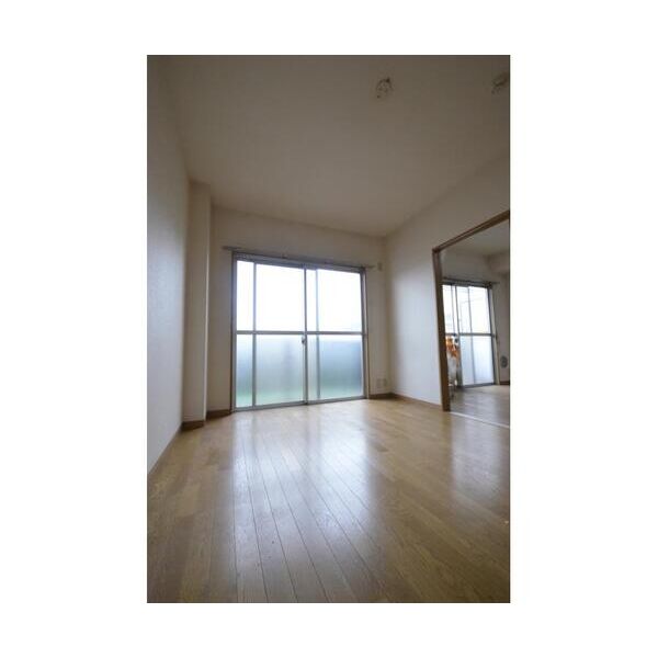 メゾン・ド・ルミエール203号室 リビング