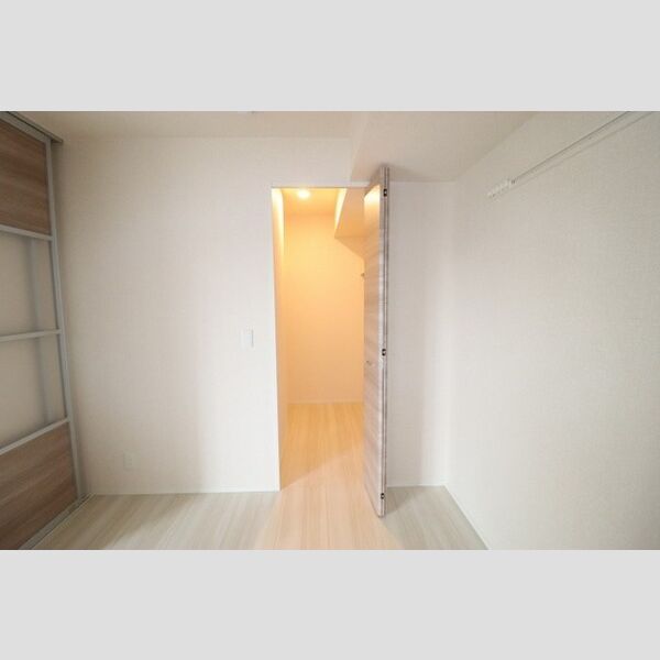 アベニール ウォークインクローゼット