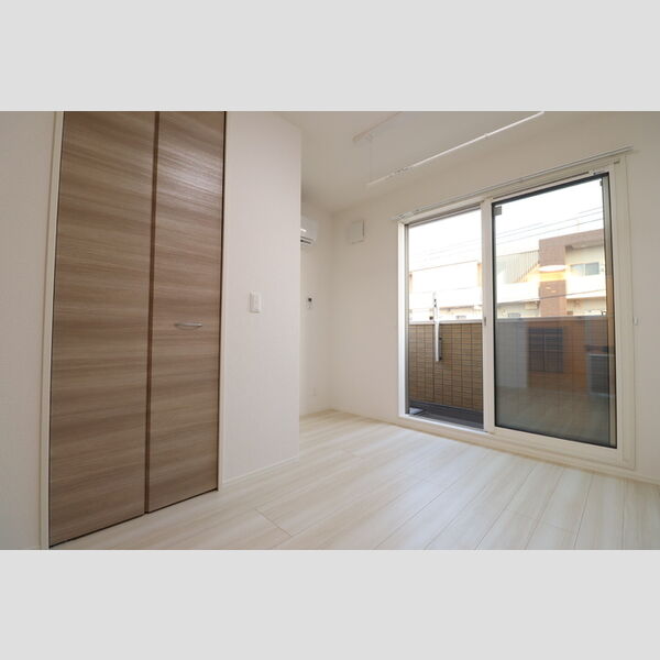 ラリュール赤塚Ⅱ301号室 洋室