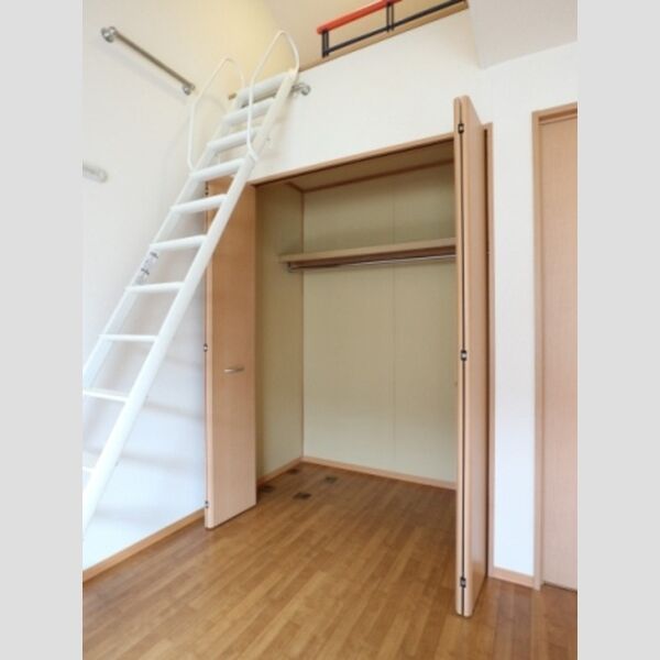 ノーブル富里202号室 クローゼット