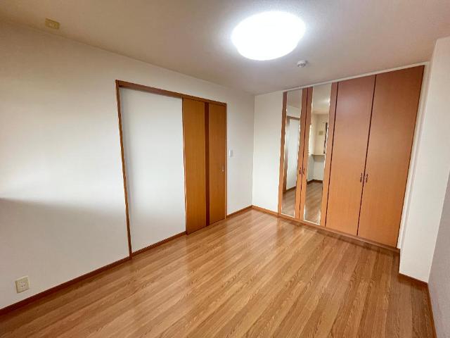 ＴＩＡＲＡ（ティアラ） 洋室