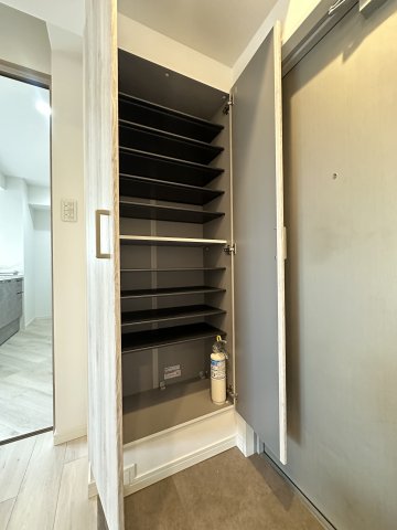 プライムアーバン千住506号室 収納