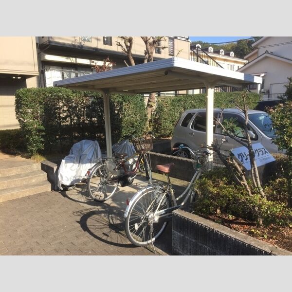 グリーングラス 屋根付駐輪場