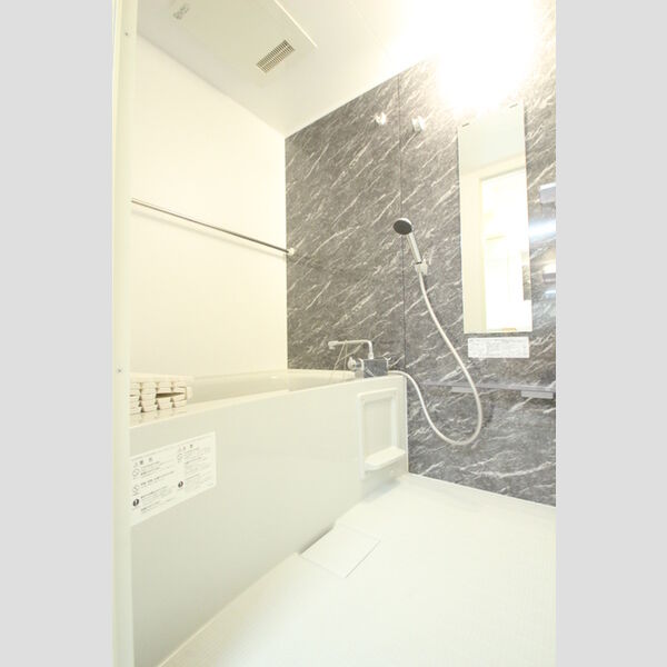 ノーブル・ルミナス笹塚102号室 102号室　浴室