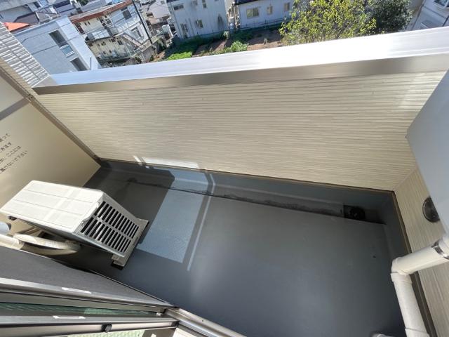 ルーチェス弁天303号室 ベランダ