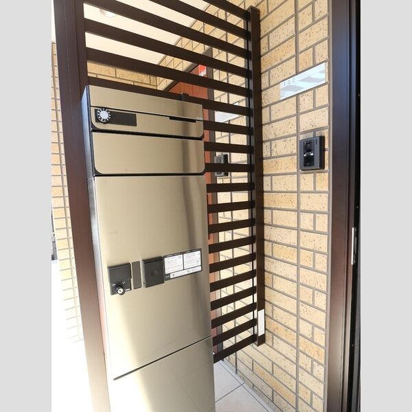 ディアコート102号室 宅配ボックス