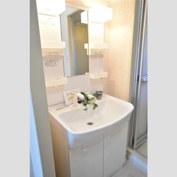 山王塚レジデンス 独立型洗面台