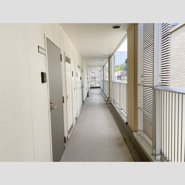ベイコート東品川205号室 共用廊下