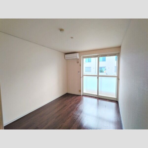 グランドールミツトヨ102号室 南側洋室6帖