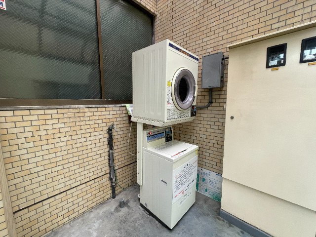 ドミール十条4階 コインランドリー