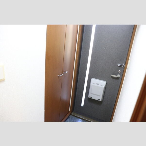 ヴィラ ラフィーネ 玄関