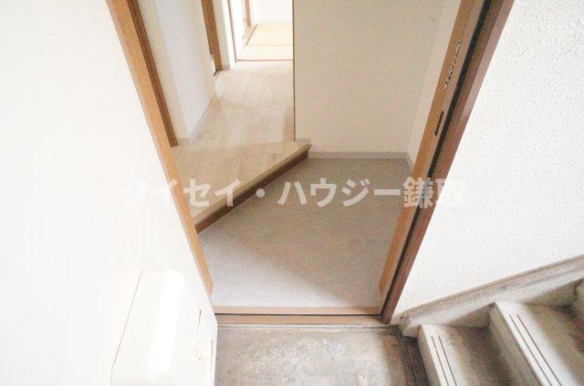 シャトレーシラハタ0105号室 玄関