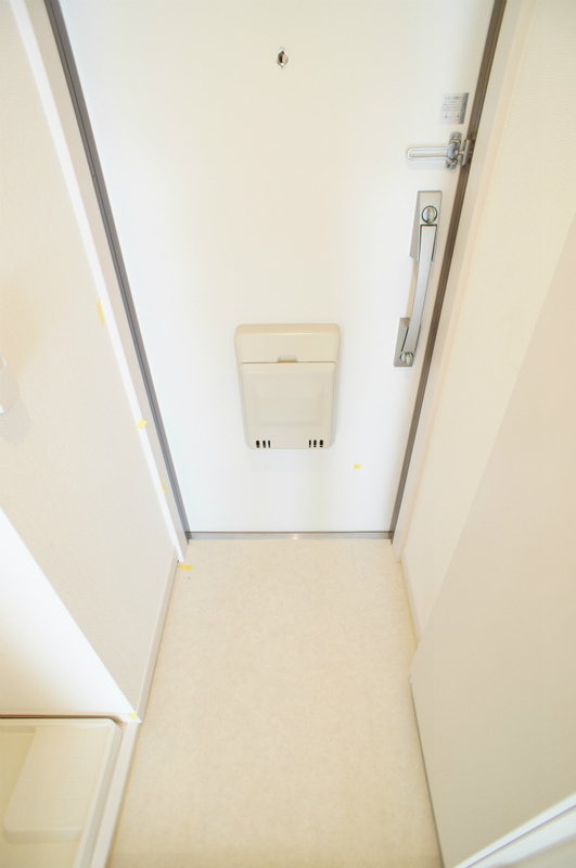 リブリ・腰越 玄関