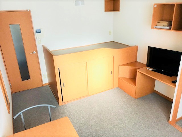 レオパレスフラワー212号室 寝室