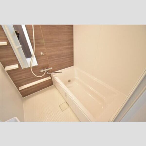 愛甲西貸家　C バス