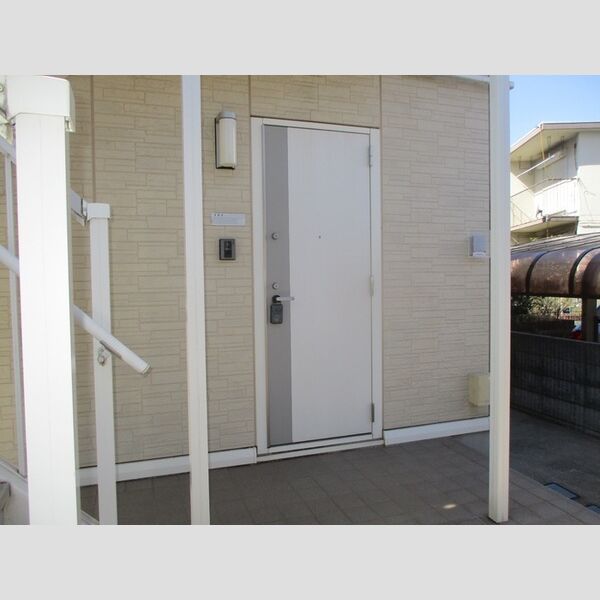 メゾン小倉 玄関