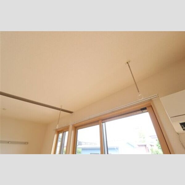 メゾンローレル　Ⅰ 201号室 室内物干し