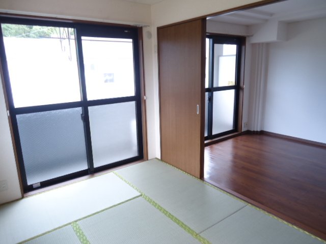 クレストール中里 和室