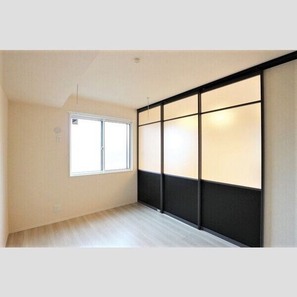 リベラル205号室 洋室