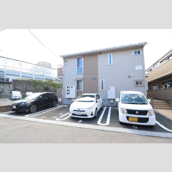 リヴェール　B 駐車場